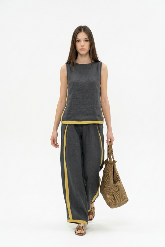 Leila - Elegante y casual conjunto de chaleco y pantalones de algodón y lino gris con ribetes en dos tonos.
