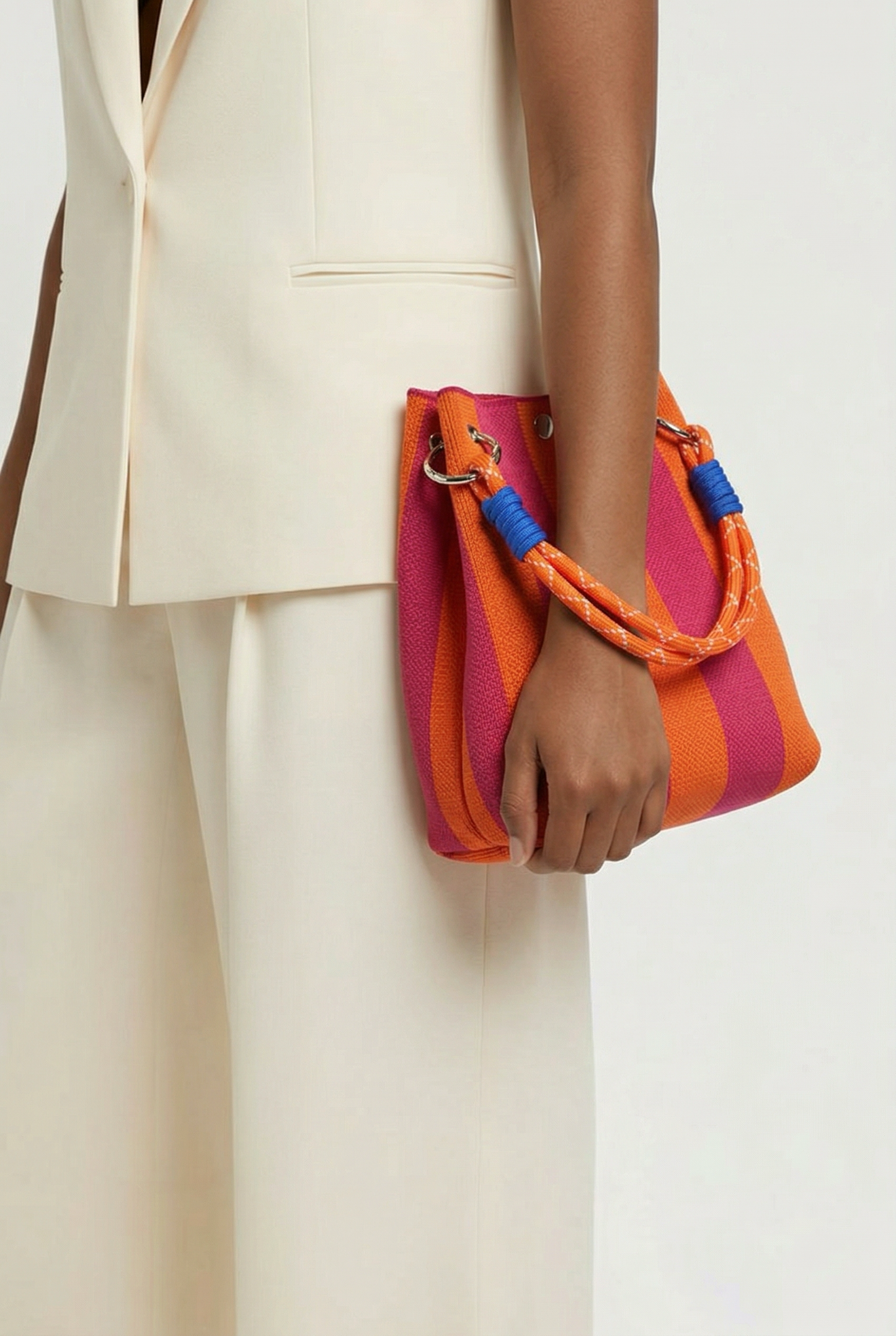 Bolso mini con asas de cuerda