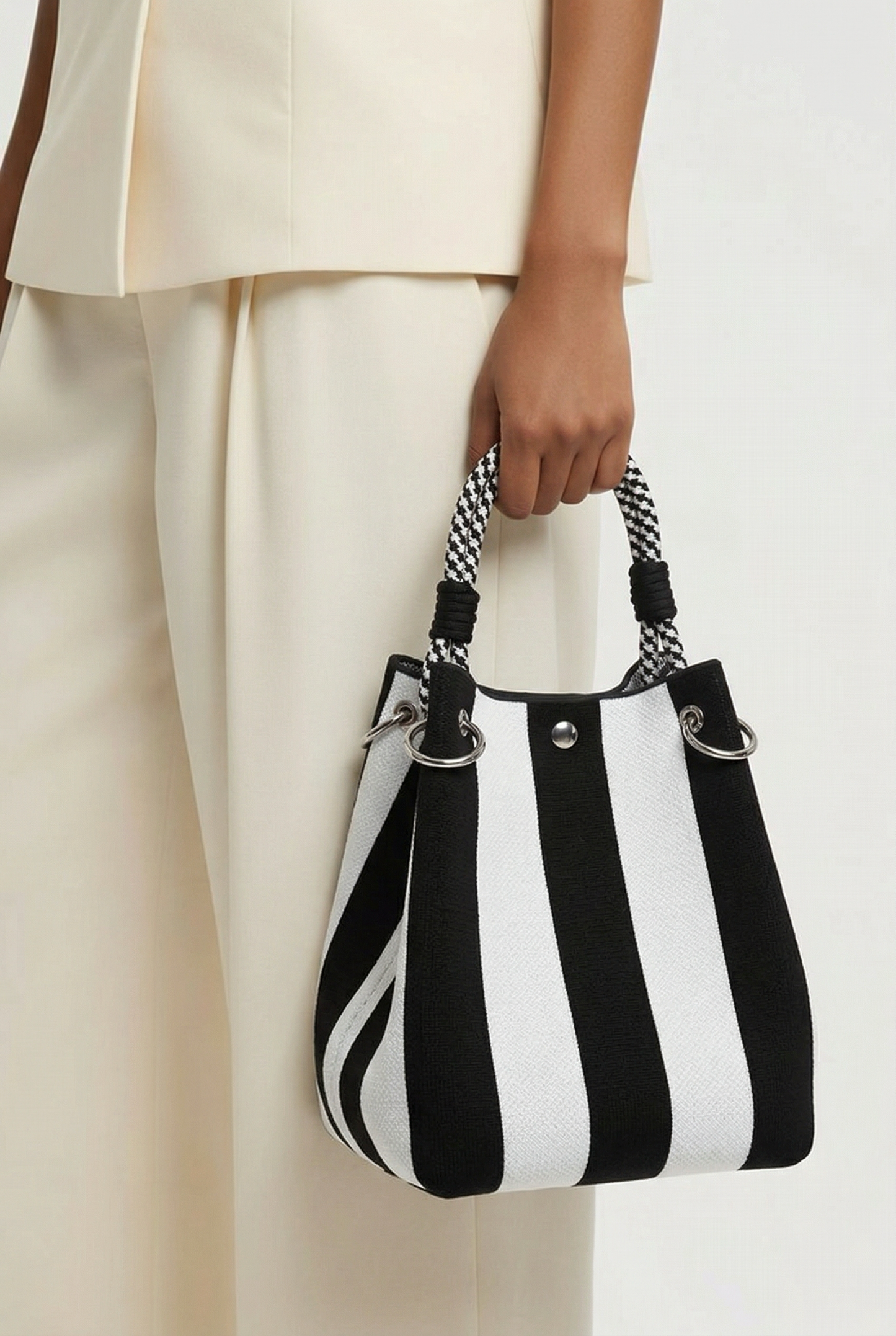 Bolso mini con asas de cuerda