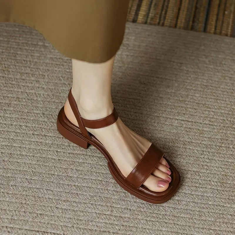 Bianca - Encanto Diario: Sandalias Elegantes con Estilo Atemporal