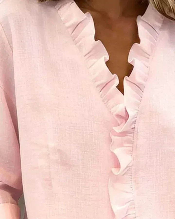 Clara™ | Blusa con cuello en V y volantes delicados