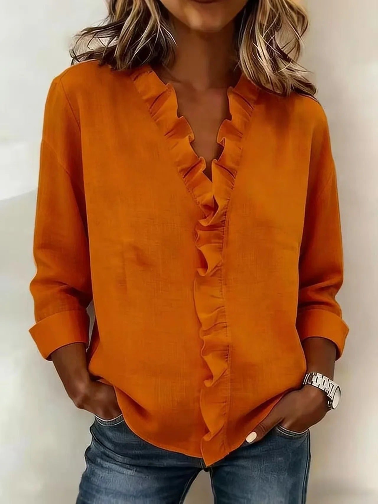 Clara™ | Blusa con cuello en V y volantes delicados